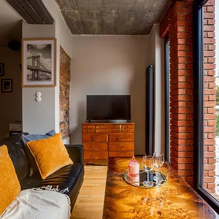 Апартаменты Loftowy Przy Stawie, Blisko Zoo, Aquaparku I Lasow - Parking Dla 4 Aut Познань