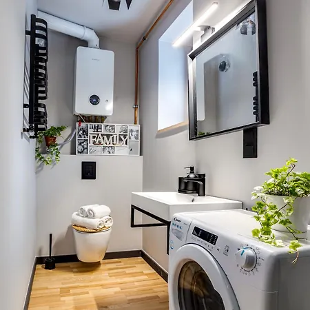 Loftowy Apartament Przy Stawie, Blisko Zoo, Aquaparku I Lasow - Parking Dla 4 Aut Апартаменти *