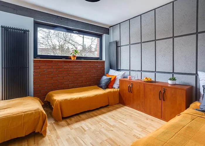 Апартаменты Loftowy Przy Stawie, Blisko Zoo, Aquaparku I Lasow - Parking Dla 4 Aut Познань